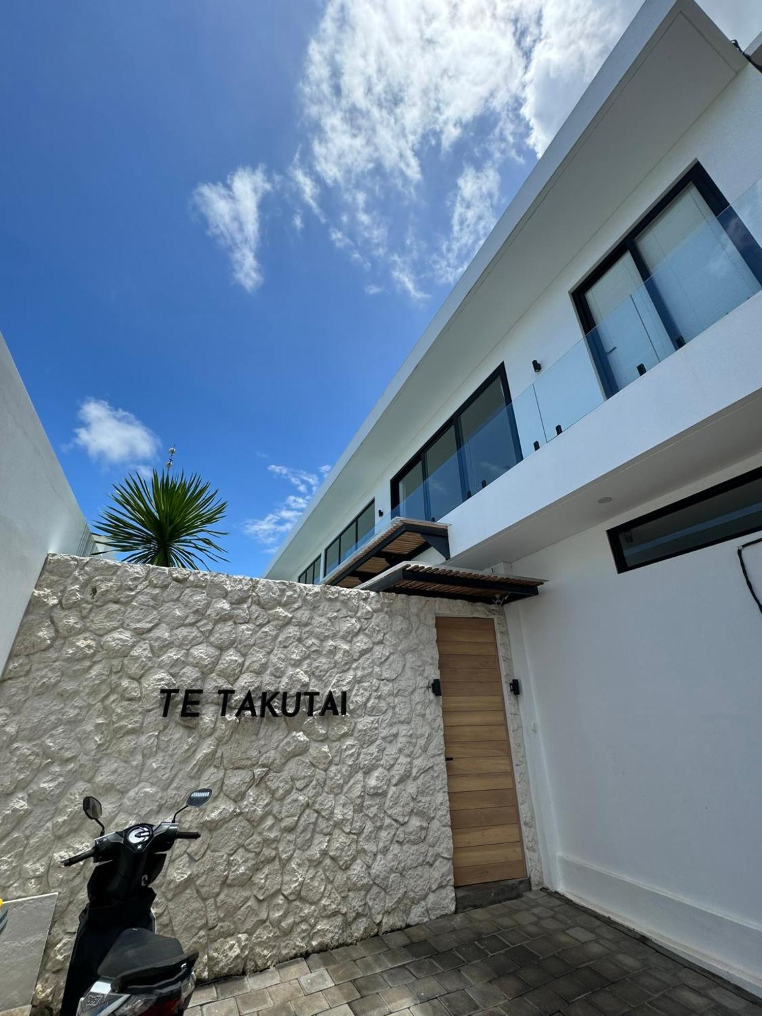 Te Takutai - Walk To Bingin विला *